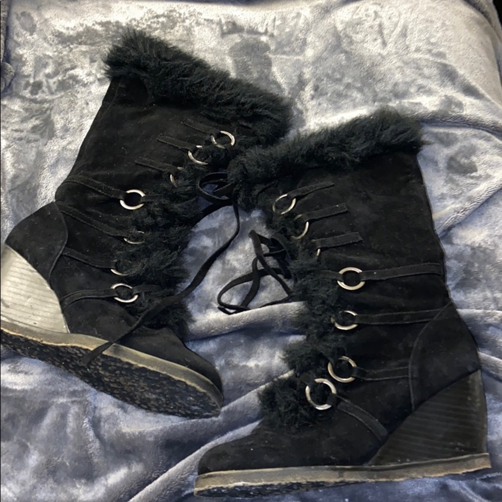 Fur trimmed wedge boots